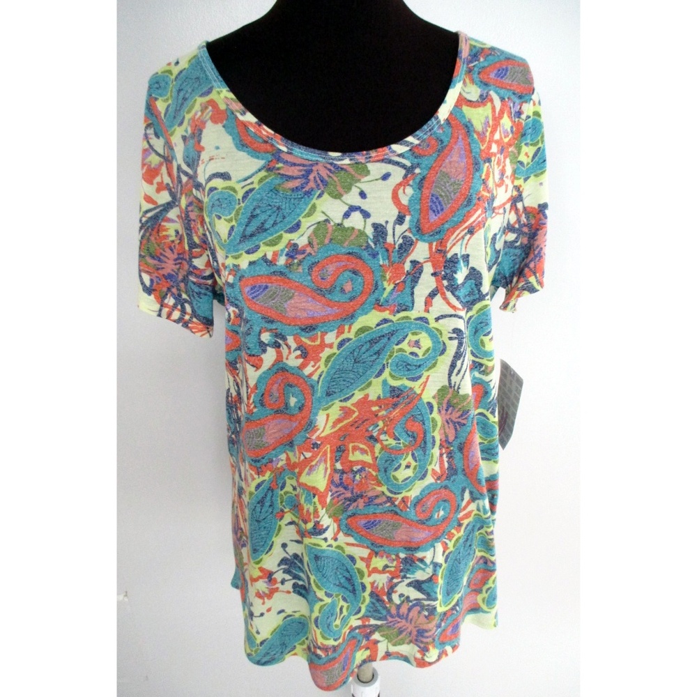 NWT LULAROE CLASSIC TEE WOMENS PAISLEY SIZE MEDIUM